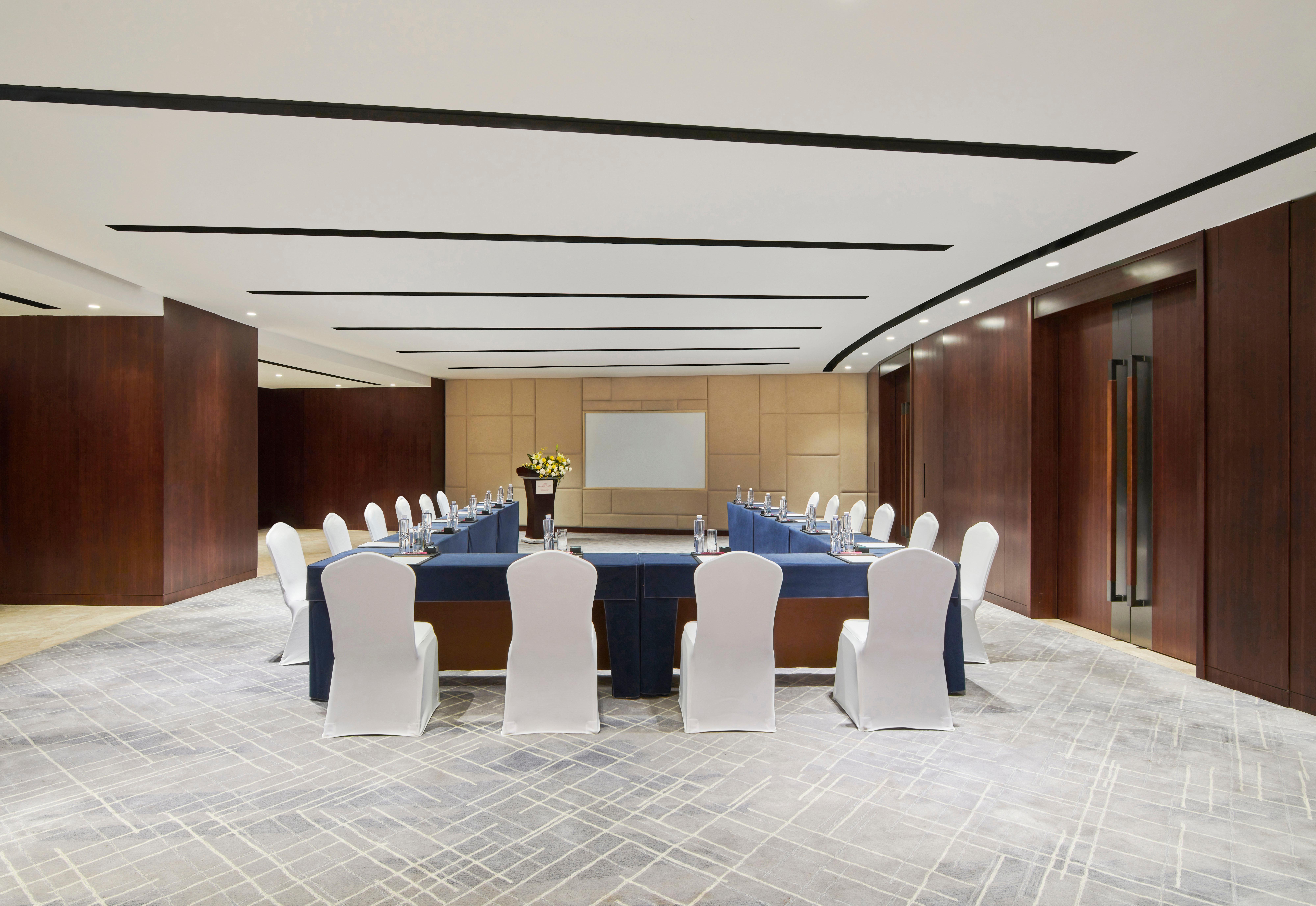 Crowne Plaza Zhuhai City Center By Ihg - Offers Free One-Way Shuttle To Chimelong Ocean Kingdom Exterior foto