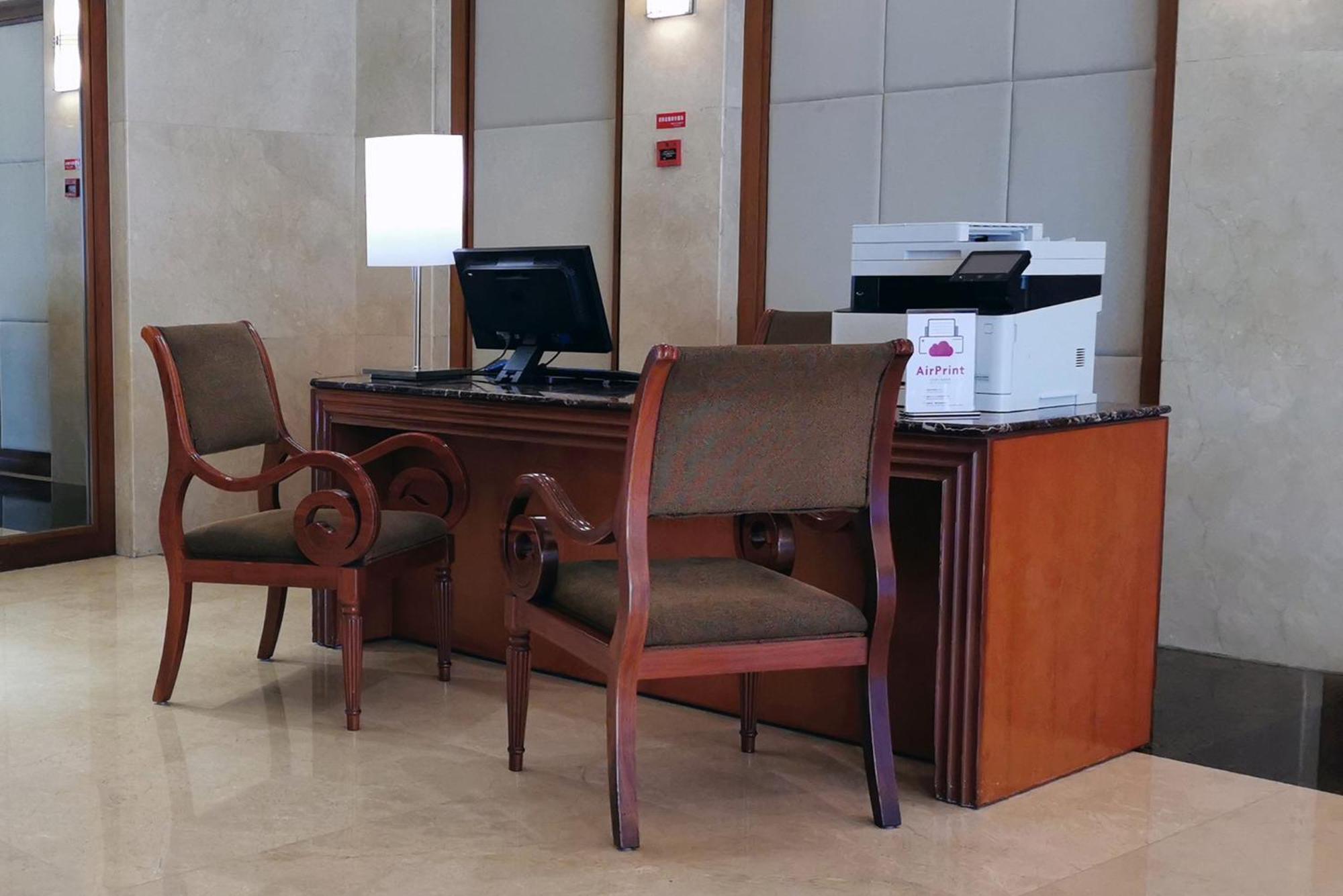 Crowne Plaza Zhuhai City Center By Ihg - Offers Free One-Way Shuttle To Chimelong Ocean Kingdom Exterior foto